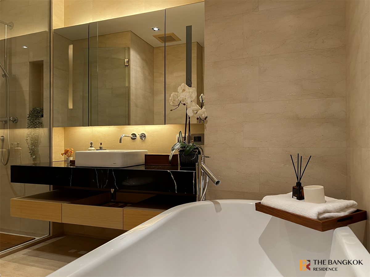 picture Saladaeng residences near MRT Silom Station - 4/10
