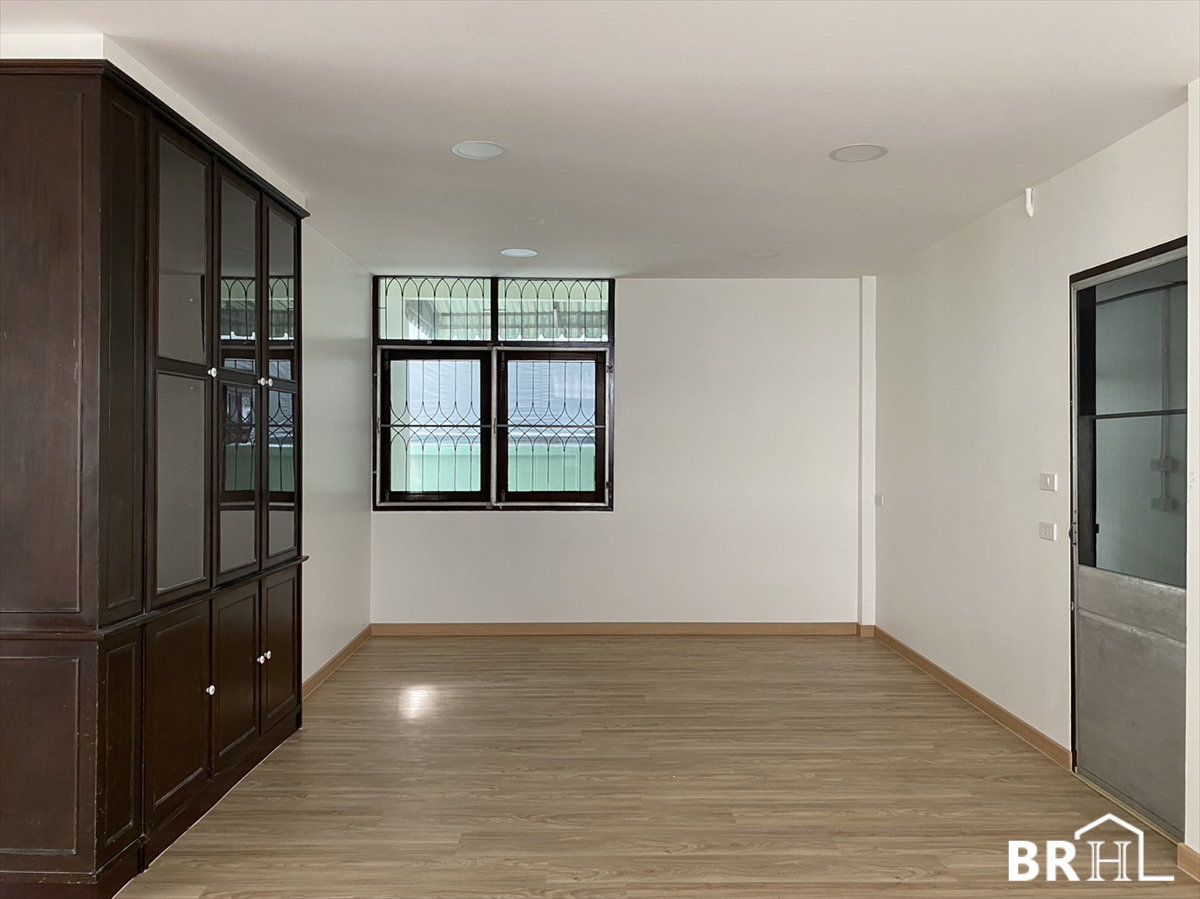รูป 🏡 ขายบ้านเดี่ยว 80 ตร.ว. ทำเลจรัญสนิทวงศ์ 12 ใกล้ MRT จรัญ13เพียง 15 ล้านบาท - รูปที่ 6/9