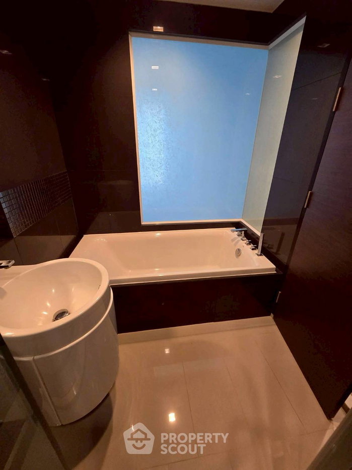 รูป คอนโด 1-ห้องนอน ที่ ริธึ่ม สาทร ใกล้ BTS สะพานตากสิน (ID 2785898) - รูปที่ 5/6