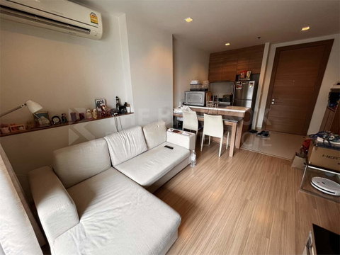 Looking for an owner for this special unit RHYTHM Ratchada-Huaikhwang near MRT Huai Khwang Station