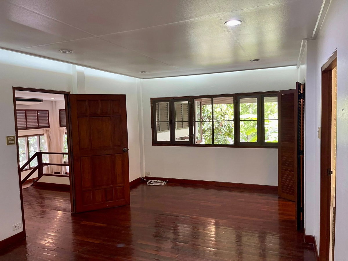 picture House for Rent with Large Garden –  Ruamrudee - 7/17