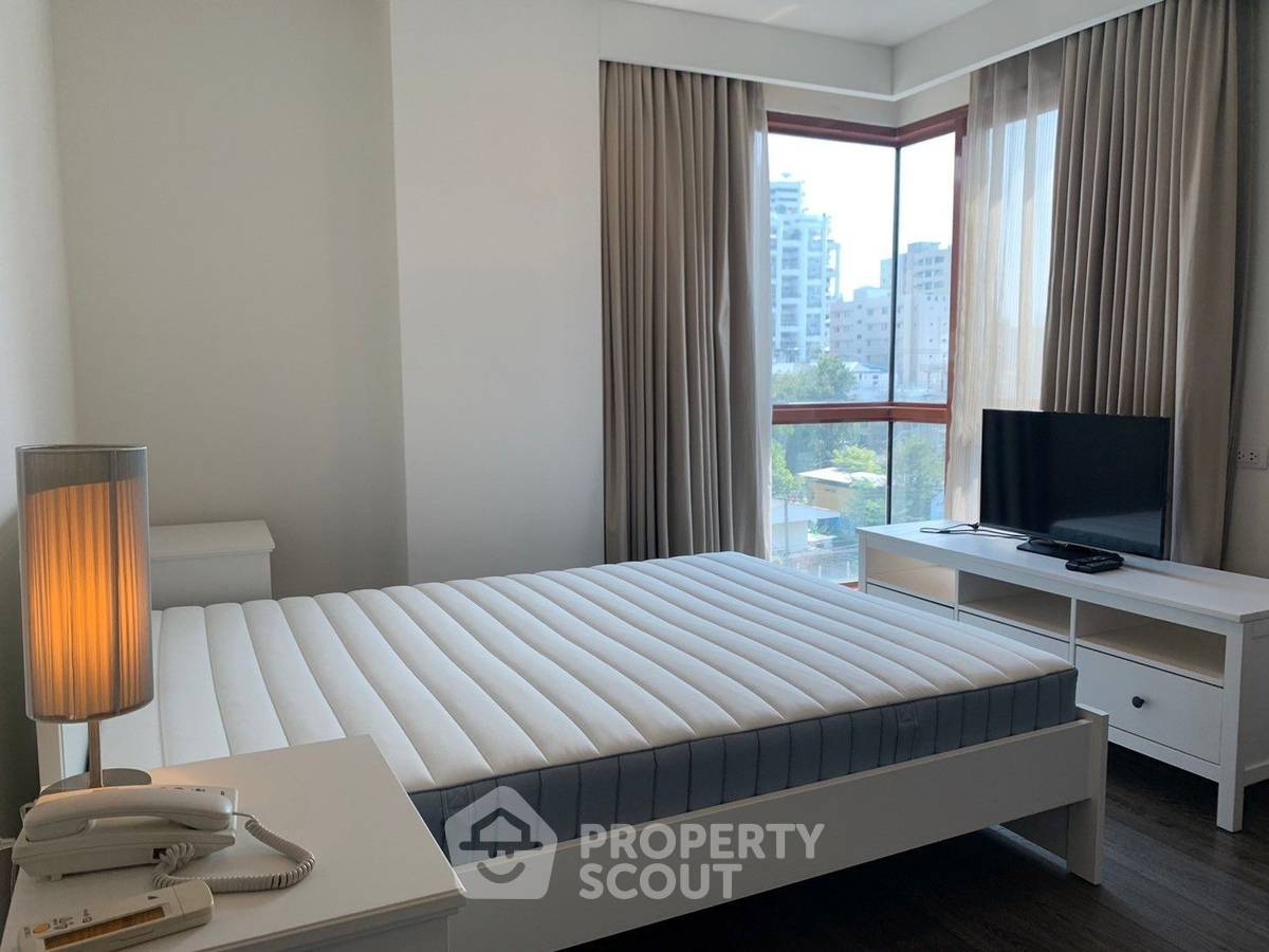 picture 3-BR Duplex at The Crest Ruamrudee near BTS Phloen Chit (ID 1527526) - 12/18