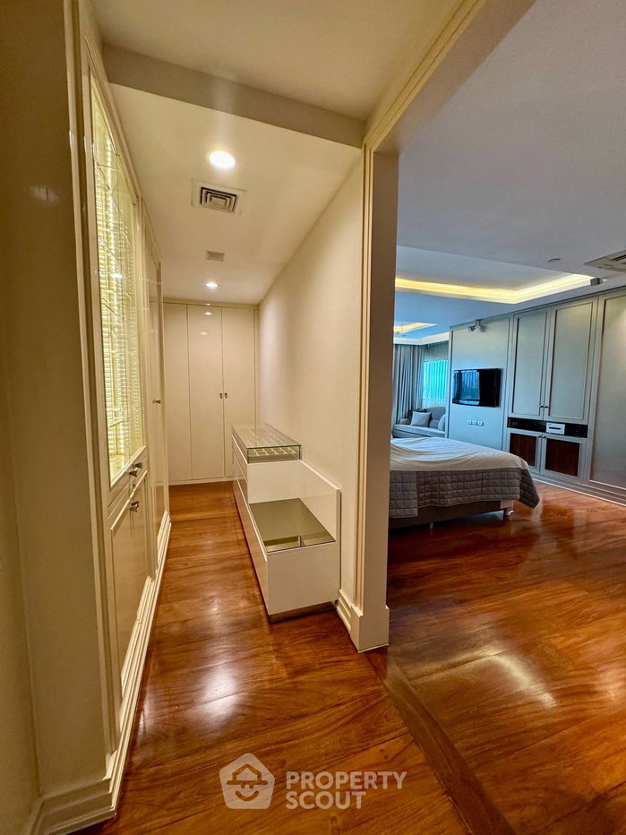 picture 5-BR Condo at Sathorn Gardens near MRT Si Lom (ID 2993940) - 18/33