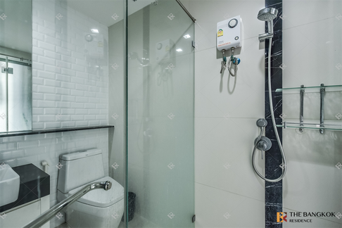 Wish Signature Midtown Siam near BTS Ratchathewi Room available, great price
