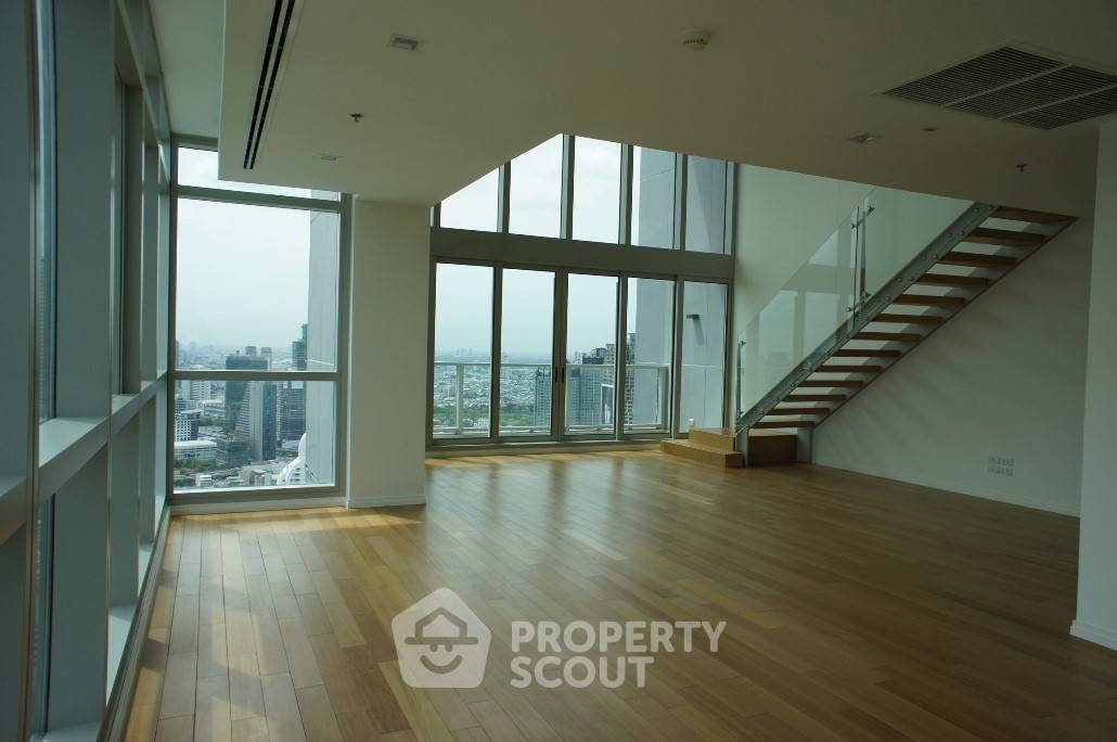 picture 3-BR Condo at The River Condominium near BTS Saphan Taksin (ID 512043) - 2/11