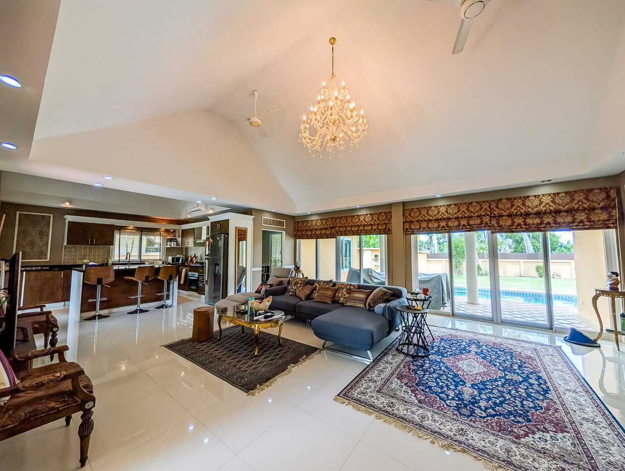 รูป Luxury Pool Villa for Sale Huay Yai East Pattaya - รูปที่ 6/20