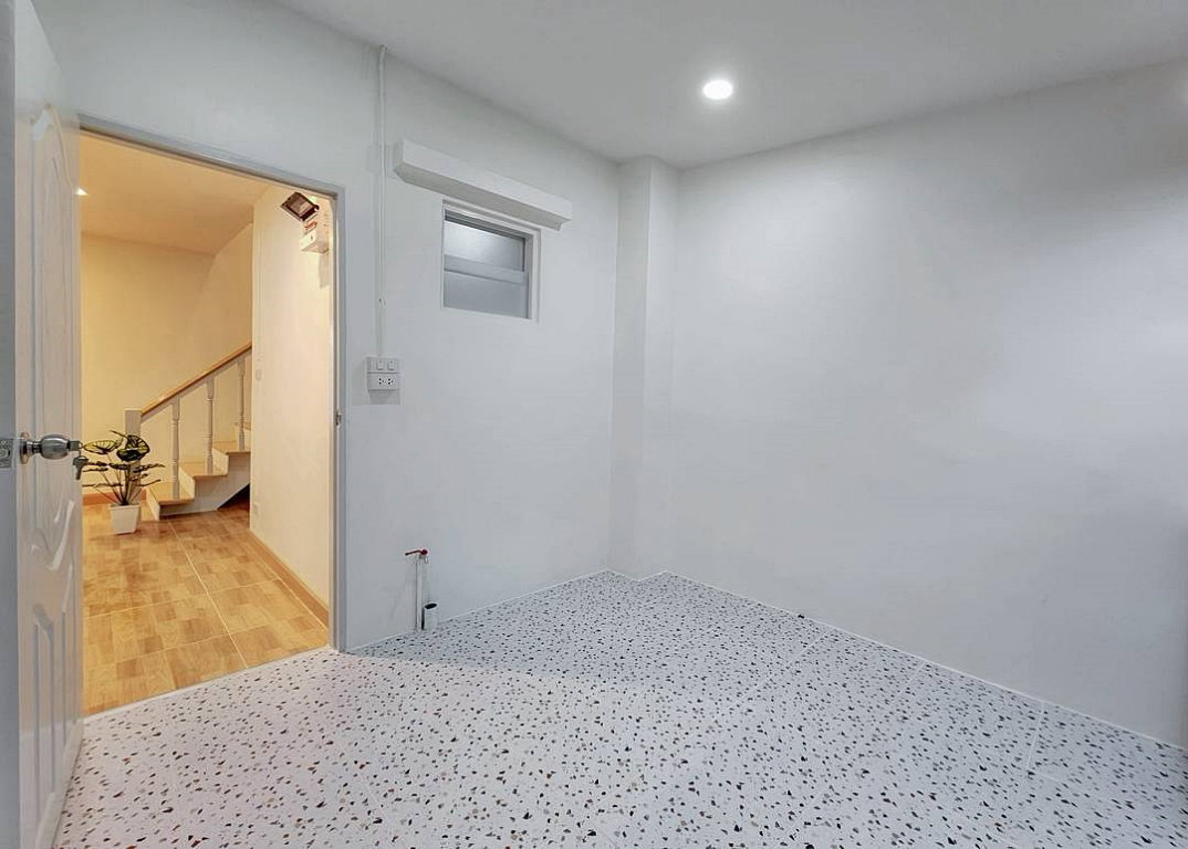 รูป บ้านแต่งสวย 4 ห้องนอน  อยู่ต้นโครงการ  หมู่บ้านบุศรินทร์ บ้านกล้วย – ไทรน้อย บางบัวทอง  ใกล้เซ็นทรัล เวสเกต - รูปที่ 11/16
