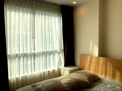 Condos for sale : Sale! RIVA grand condo Praramlll (New renovate)