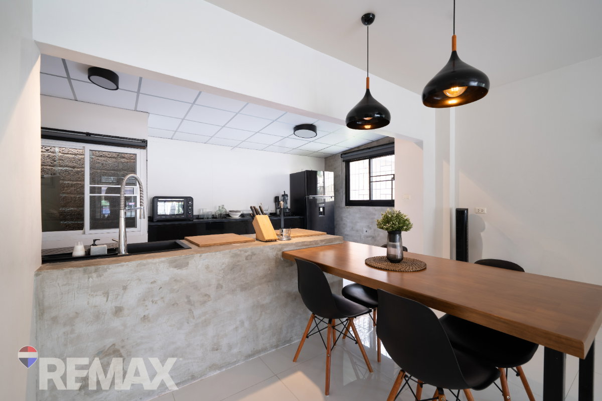 รูป ขายด่วน! Townhome 3 ชั้น บ้านหัวมุมใกล้ BTS สุขุมวิท101/1 (อุดมสุข 51) - รูปที่ 5/33