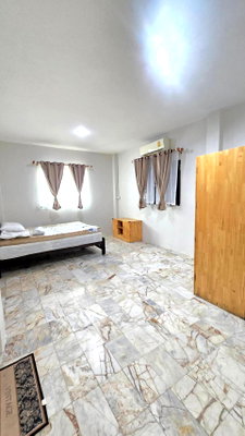 Shophouses for rent Pathumthani : room No.1 for rent close to BTS skytrain Khu Khot Station