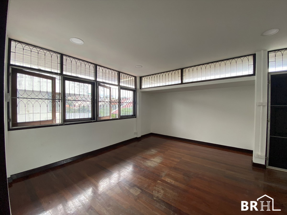 รูป 🏡 ขายบ้านเดี่ยว 80 ตร.ว. ทำเลจรัญสนิทวงศ์ 12 ใกล้ MRT จรัญ13เพียง 15 ล้านบาท - รูปที่ 7/9