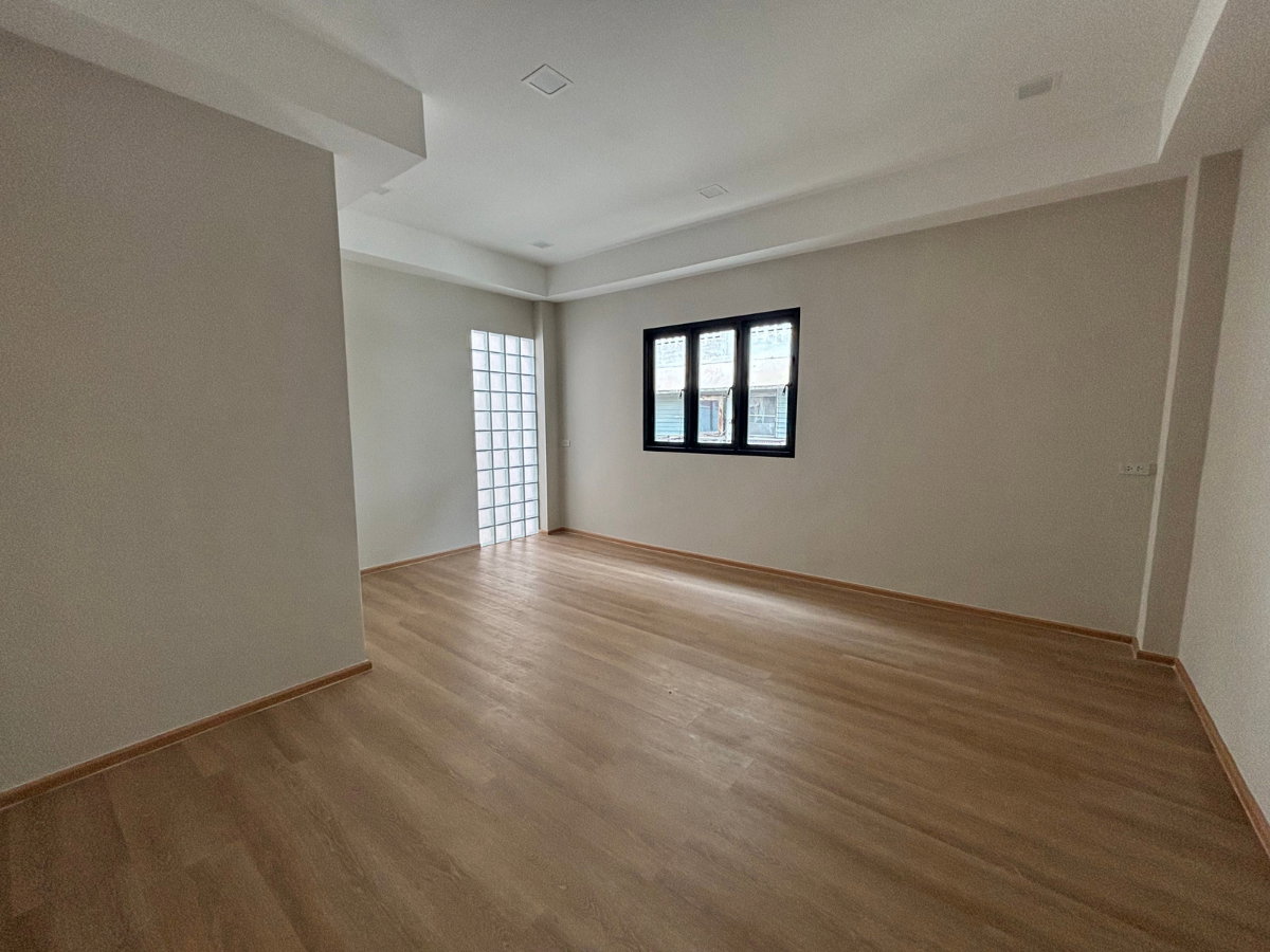 รูป 🏢✨ ให้เช่า Home Office 3 ชั้น — โครงการ Oak House Sukhumvit 101/1 📍 เดินทางสะดวก เชื่อมต่อทั้งรถไฟฟ้าสายสีเขียวและสีเหลือง - รูปที่ 2/8