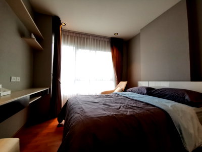 Condos for rent : South-facing, breezy, good air. THE PRESIDENT Phetkasem Bang Khae, MRT Lak Song, Phasi Charoen.