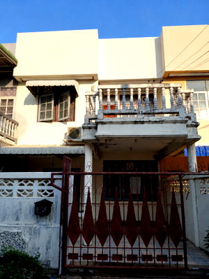 ทาวน์โฮม สะพานใหม่ : ขายทาวน์เฮาส์ 2 ชั้น หมู่บ้านรุ่งเรืองเฮ้าส์ 21 ตร.ว. ซอยพหลโยธิน 54