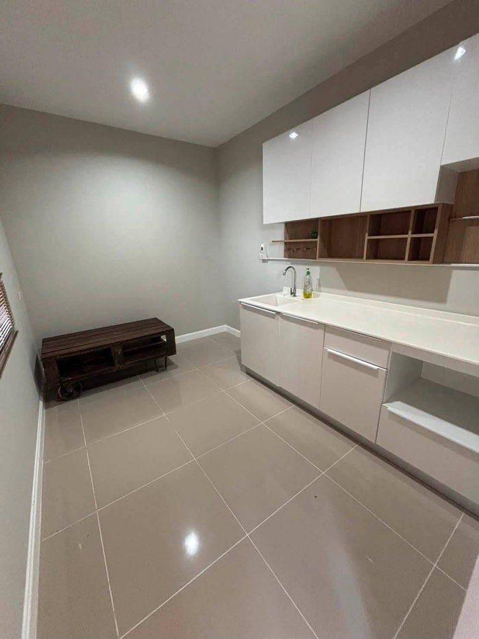 รูป ขายบ้านแฝดหลังใหญ่ โครงการ กาญกนกวิลล์ 21 สันทราย เชียงใหม่ (H487) T.0946511456 - รูปที่ 9/12
