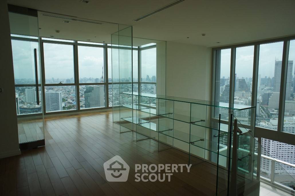 picture 3-BR Condo at The River Condominium near BTS Saphan Taksin (ID 512043) - 8/11