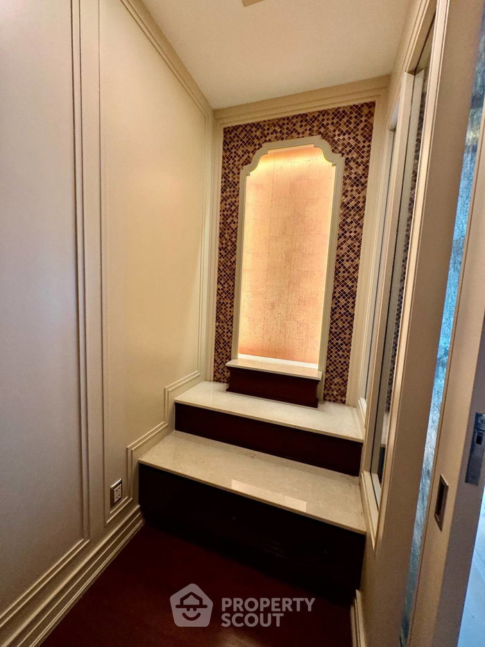 picture 5-BR Condo at Sathorn Gardens near MRT Si Lom (ID 2993940) - 15/33
