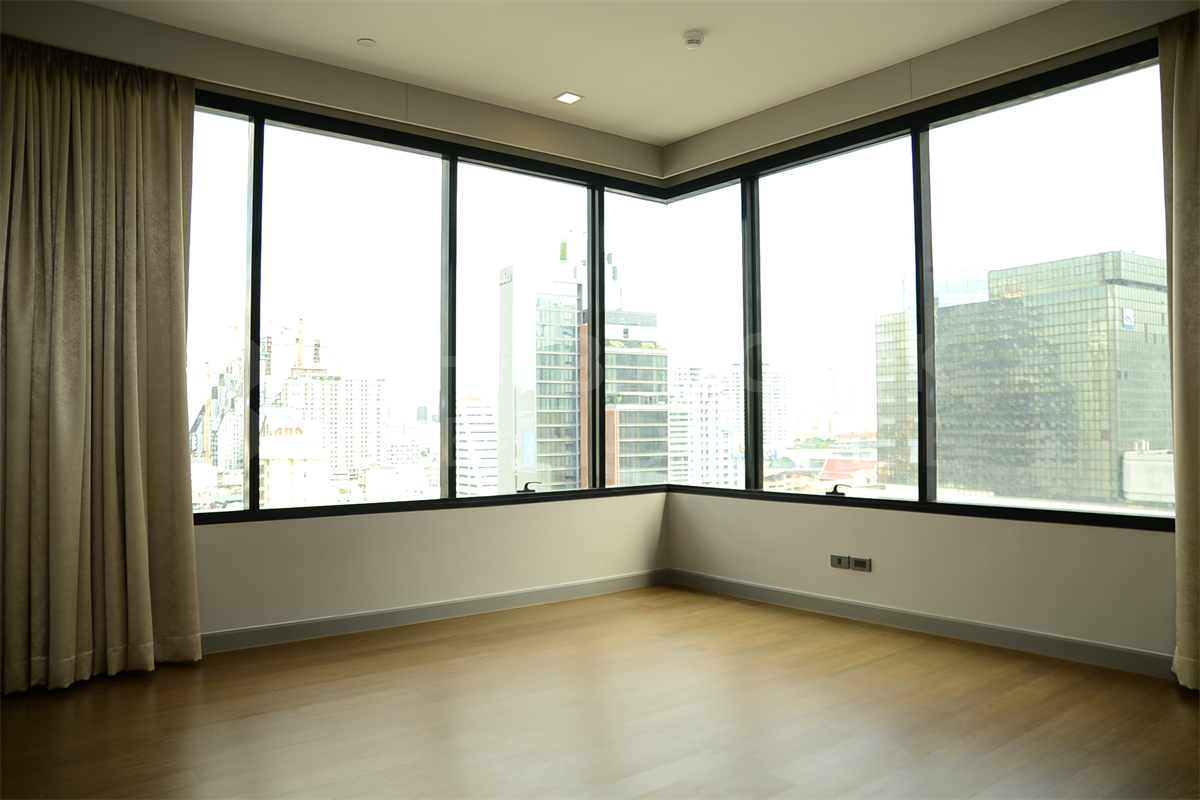 picture M Silom near BTS Chong Nonsi Convenient Travel, Great Value per Square Meter - 1/10