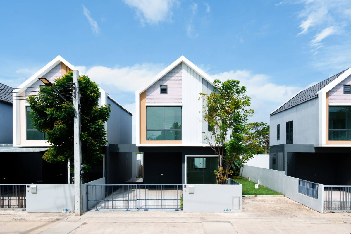 รูป ให้เช่า บ้าน แกรนด์ วีโฮม-บางนา 3 ห้องนอน 3 ห้องน้ำ 141 ตร.ม 18,000 คุณบี โทร 064-146-6445 (318AGBE) - รูปที่ 1/17
