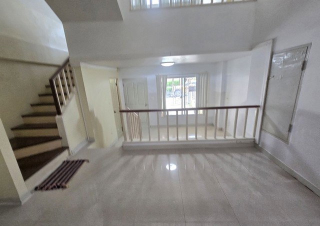 picture FOR RENT TOWNHOUSE PROPERTY 30000 BAHT per MONTH - 5/8