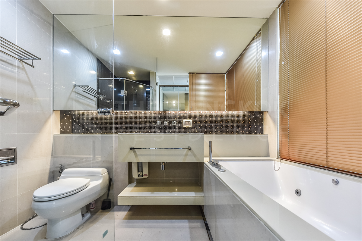 picture The Address Sathorn 12 Comfortable and Ready to Move-in near BTS Saint Louis - 4/10