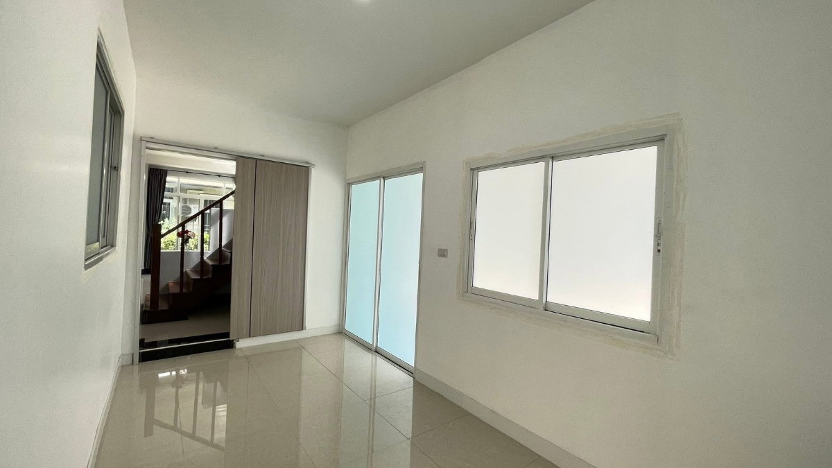 รูป 🏡 บ้านเดี่ยวเช่า / ขาย หมู่บ้านลลิล เดอะ ยัง เอ็กซ์คลูซีฟ อ่อนนุช–วงแหวนฯ–สุวรรณภูมิ 4 ห้องนอน 3 ห้องน้ำ เฟอร์นิเจอร์ใหม่ พร้อมเข้าอยู่ 🐱 รับน้องแมว - รูปที่ 9/20