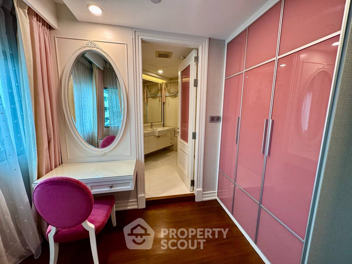 picture 5-BR Condo at Sathorn Gardens near MRT Si Lom (ID 2993940) - 21/33
