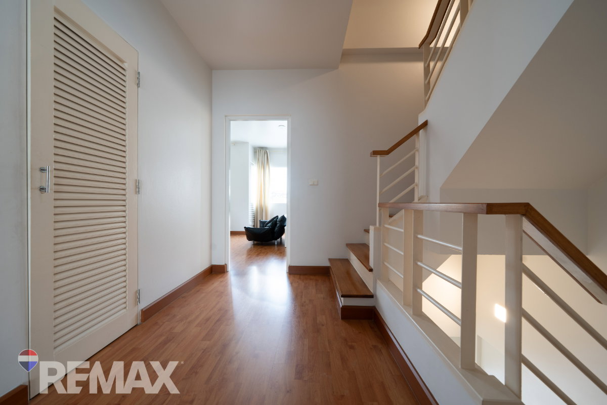 รูป ขายด่วน! Townhome 3 ชั้น บ้านหัวมุมใกล้ BTS สุขุมวิท101/1 (อุดมสุข 51) - รูปที่ 11/33