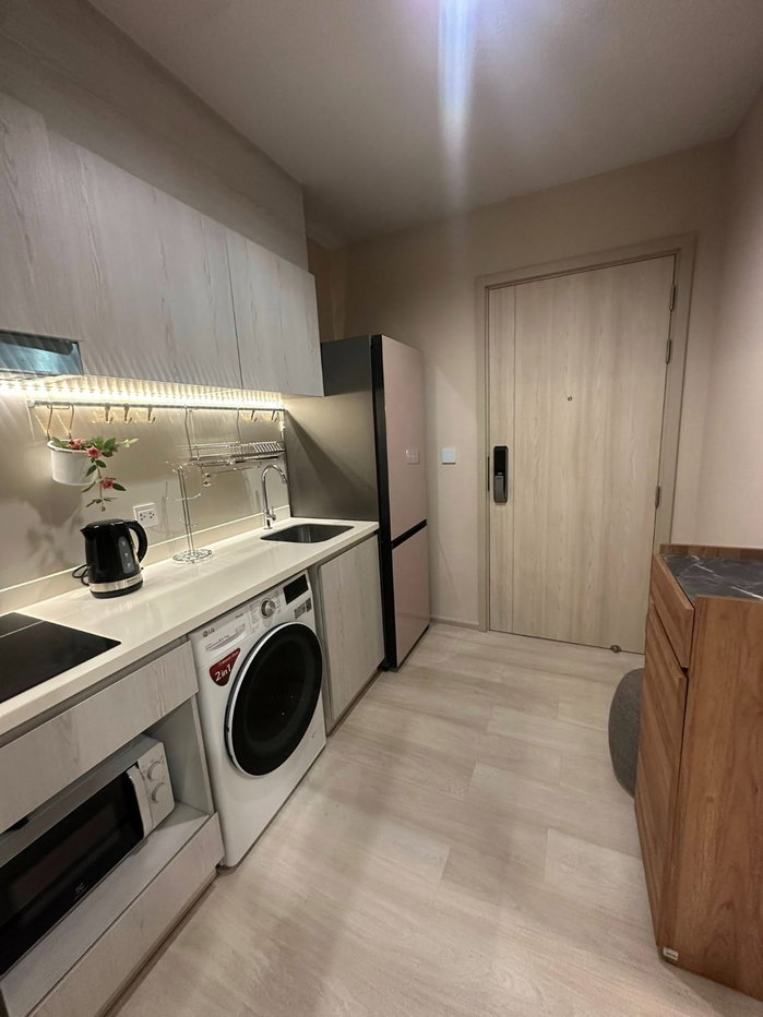 picture R686/For Rent: Life One Wireless Condo – 21st Floor with Nice Breeze and City View - 7/7