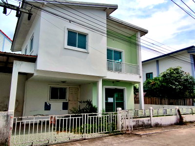 Twin houses for sale Lam Luk Ka : House for sale at Rattawan 2, Sawai Pracharat Road, Lam Luk Ka, Pathum Thani