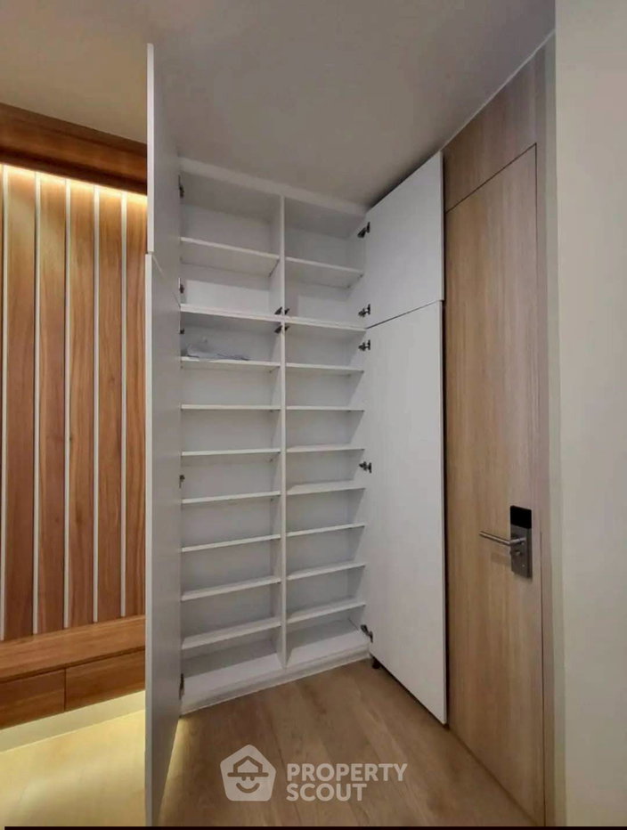 รูป คอนโด 1-ห้องนอน ที่ โนเบิล บีอี ไนน์ทีน สุขุมวิท ใกล้ BTS นานา (ID 2998012) - รูปที่ 8/9