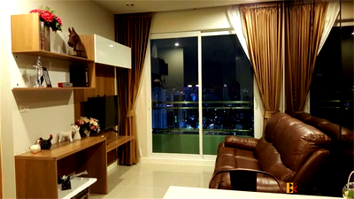 Condos for sale : Circle Condominium