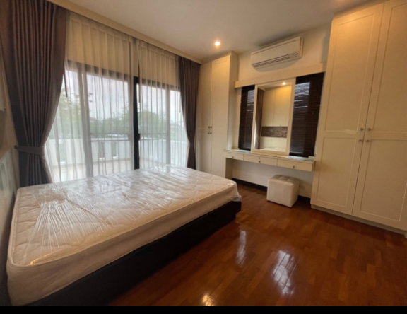 รูป ให้เช่าบ้านเดี่ยวหรู 3ชั้นเนื้อที่ 210 วา450ตร.ม 6ห้องนอน 4ห้องน้ำ เฟอร์ครบ ถนนรัชดา จตุจักร ลูกคต่างชาติ ราคาเช่า 130,000 บ/ด ลูกค้าไทย 110,000 บ/ด - รูปที่ 10/18