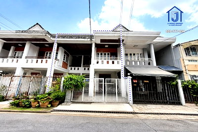 ทาวน์โฮม แจส กรีน วิลเลจ คู้บอน : ขายทาวน์เฮ้าส์ 2 ชั้น หมู่บ้านบดินทรรักษา 4 ถนนคู้บอน 27 แยก 25   ใกล้รถไฟฟ้าสายสีชมพู