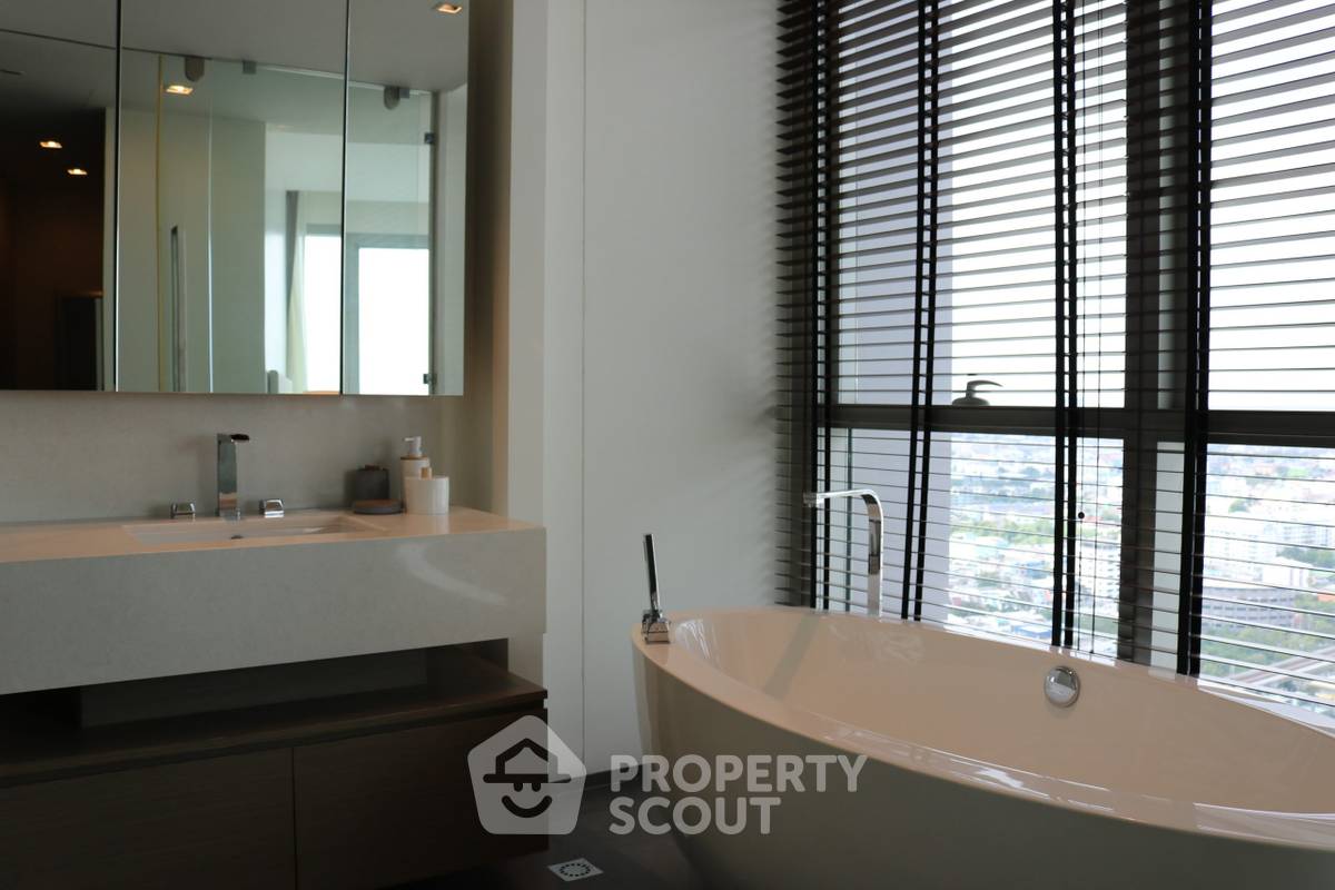 picture 3-BR Condo at The River Condominium near BTS Saphan Taksin (ID 510740) - 6/7