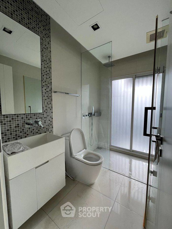 picture Well-Priced 1-BR Condo 36 Sqm, The Room Sukhumvit 21 Near MRT Sukhumvit (ID 1169151) - 6/9