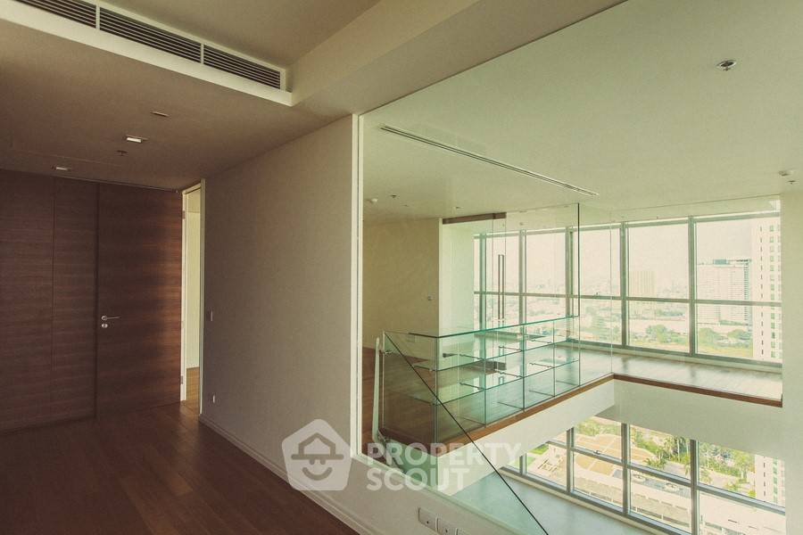 รูป คอนโด 3-ห้องนอน ที่ เดอะ ริเวอร์ คอนโดมิเนียม ใกล้ BTS สะพานตากสิน (ID 510897) - รูปที่ 1/12