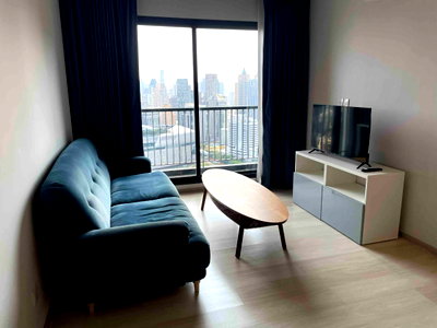 Condos for rent : R685/For Rent: Life One Wireless Condo – 2 Bedrooms on the 41st Floor (Top Floor)