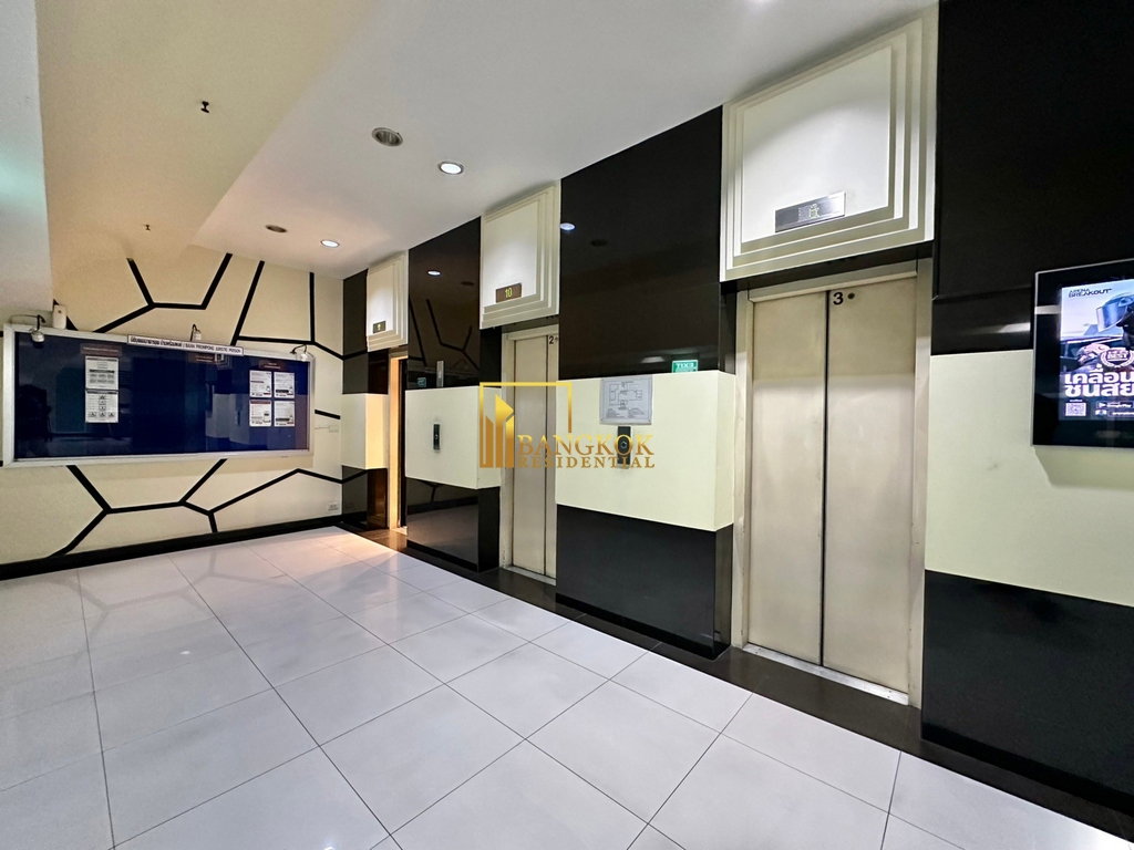 picture Baan Prompong | Spacious 2 Bed Condo in Phrom Phong - BR19419CD - 27/30