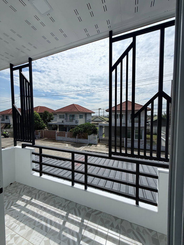 รูป [ขาย] บ้านเดี่ยวหลังใหญ่ 5 นอน รีโนเวทใหม่เอี่ยม สภาพมือหนึ่ง! ม.เพ็ญศิริ 4 คู้ขวา-หนองจอก ทำเลดี ใกล้โลตัสและบิ๊กซี - รูปที่ 28/44
