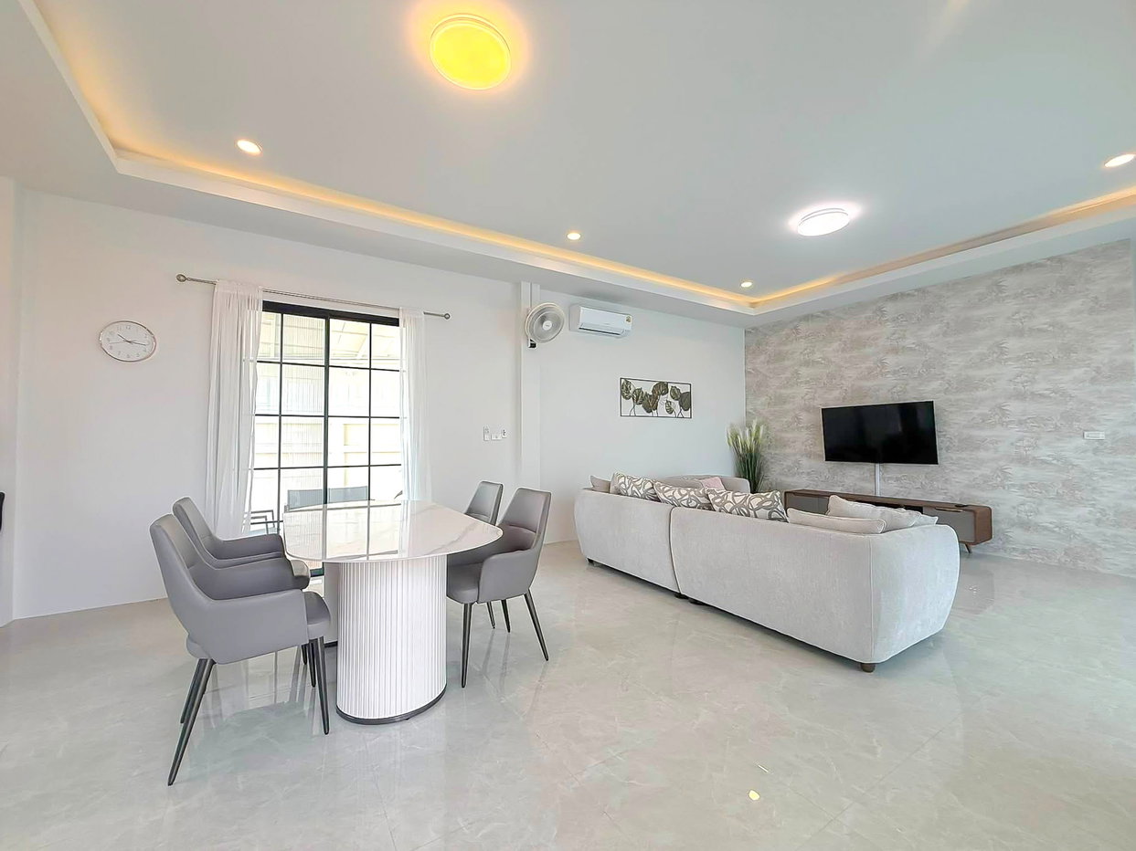 รูป Pool Villa for Sale Huay Yai East Pattaya 3 Bedroom - รูปที่ 2/17