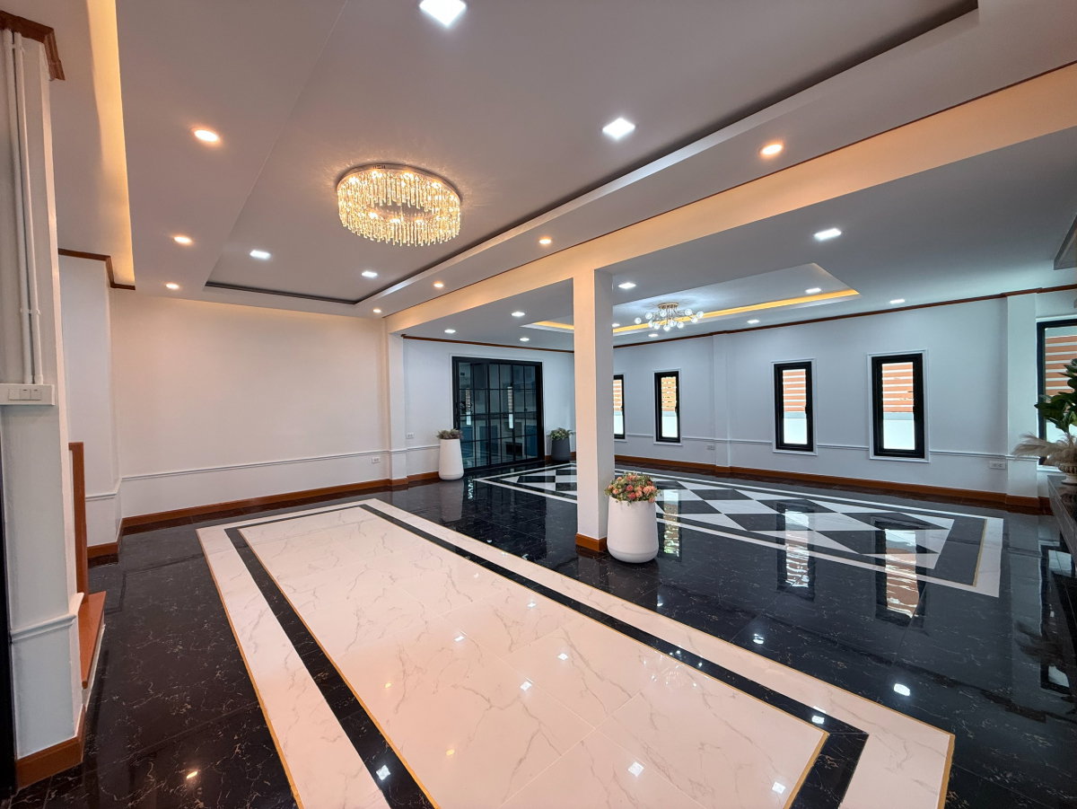 รูป [ขาย] บ้านเดี่ยวหลังใหญ่ 5 นอน รีโนเวทใหม่เอี่ยม สภาพมือหนึ่ง! ม.เพ็ญศิริ 4 คู้ขวา-หนองจอก ทำเลดี ใกล้โลตัสและบิ๊กซี - รูปที่ 13/44