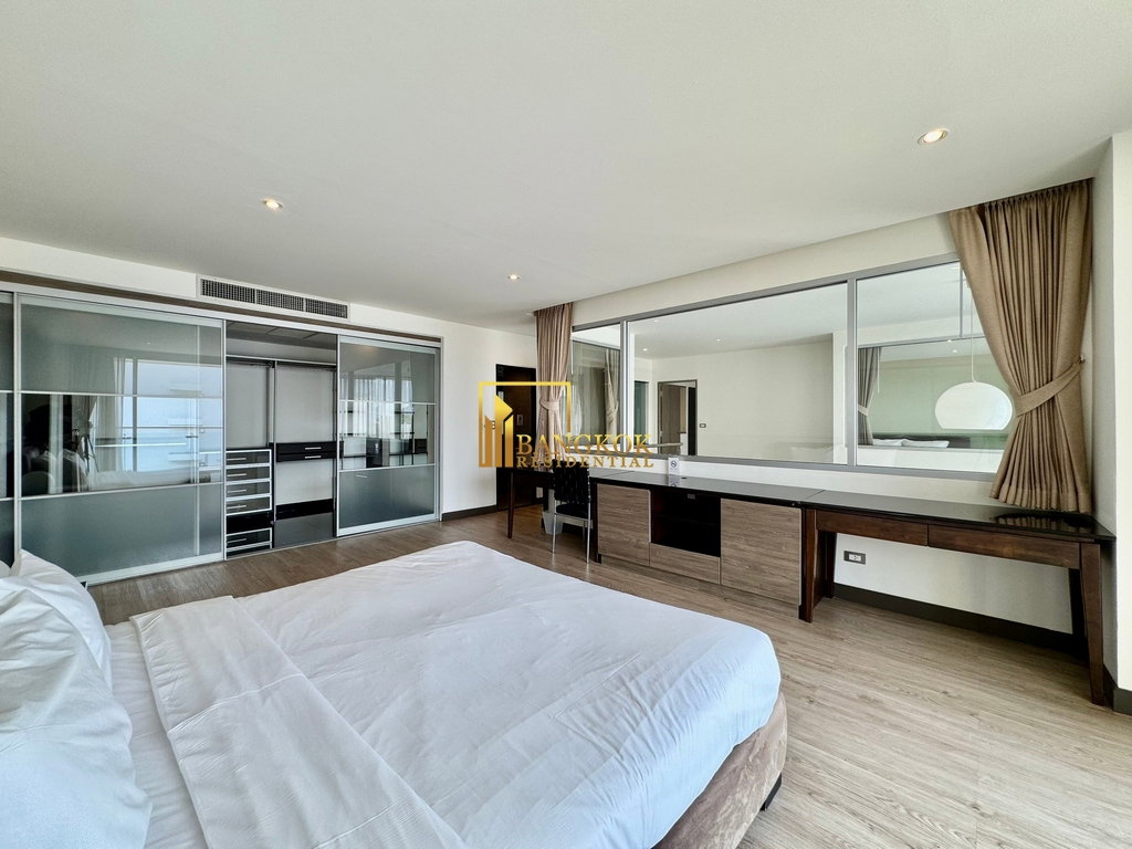 picture Impressive 2 Bedroom Duplex Apartment in Phra Khanong - BR0686AP - 15/29