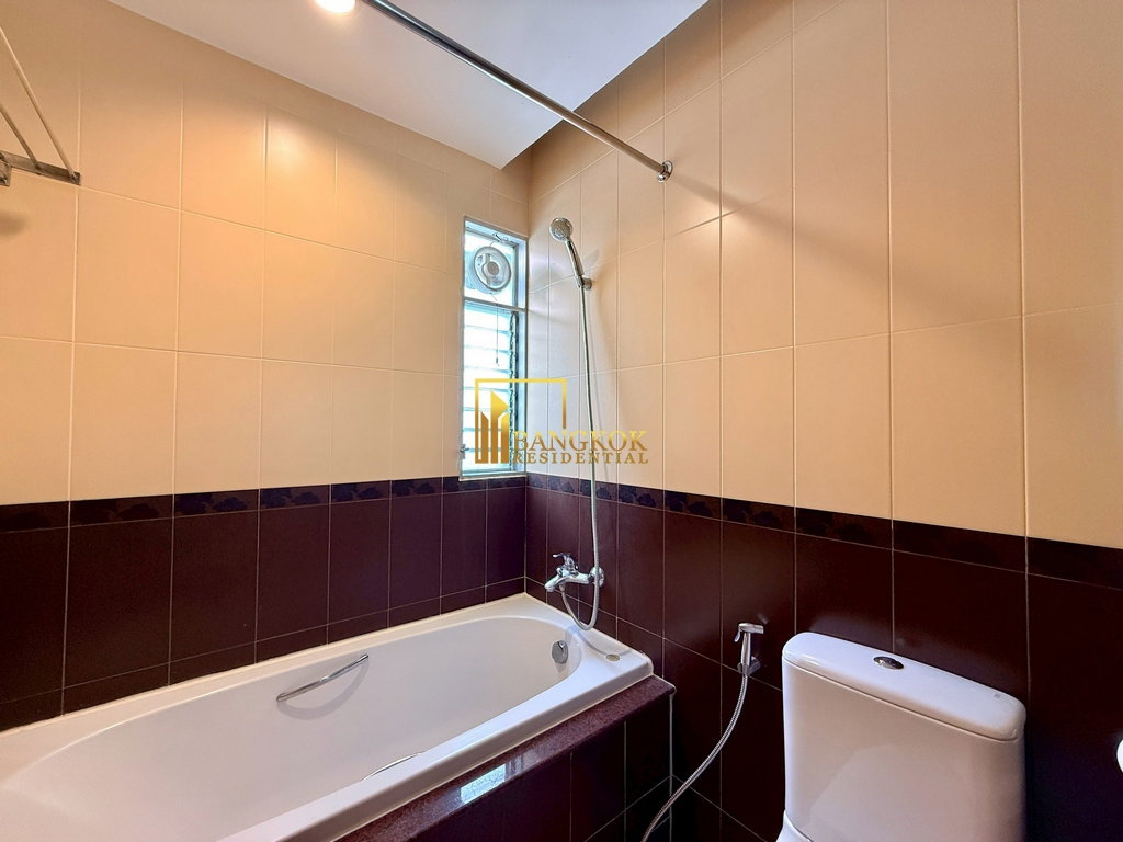 รูป Delightful 3 Bedroom Apartment For Rent in Sathorn Area - BR21358AP - รูปที่ 28/50
