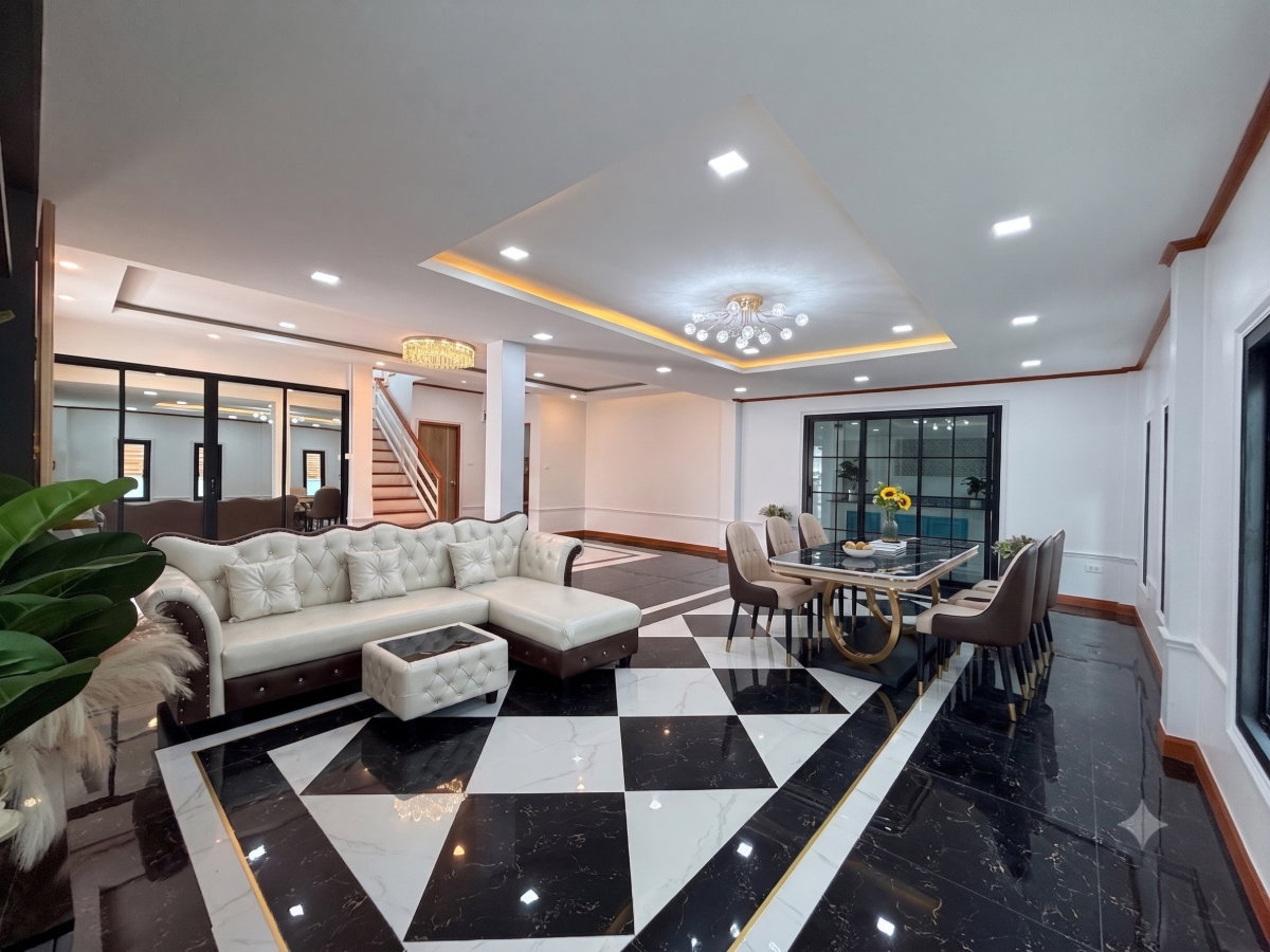 รูป [ขาย] บ้านเดี่ยวหลังใหญ่ 5 นอน รีโนเวทใหม่เอี่ยม สภาพมือหนึ่ง! ม.เพ็ญศิริ 4 คู้ขวา-หนองจอก ทำเลดี ใกล้โลตัสและบิ๊กซี - รูปที่ 42/44