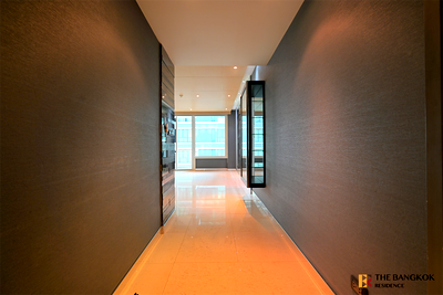 Condos for sale : Manhattan Chidlom  Hot Unit, Available for a Limited Time