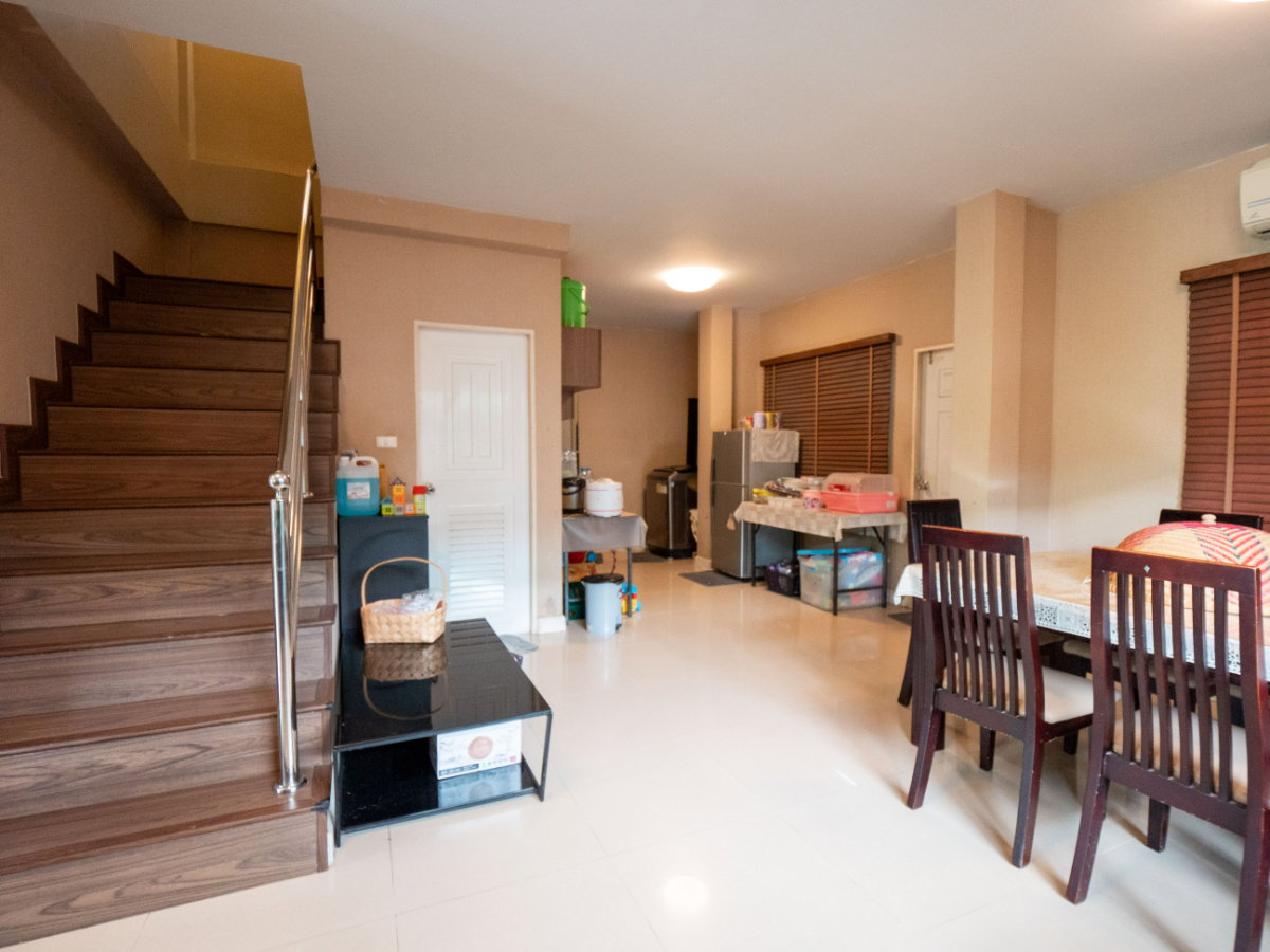 รูป ขายบ้านแฝด หมู่บ้านหงส์ประยูร 3 ราคาดีที่สุดในโครงการ บ้านสวย รายล้อมด้วยต้นไม้นานาพันธุ์ ร่มรื่นน่าอยู่มากๆ - รูปที่ 43/83