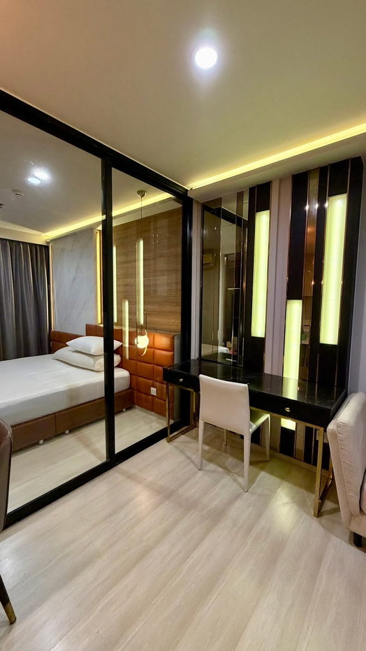 รูป *** ให้เช่าคอนโด : ไลฟ์ อโศก ห้องสวย เฟอร์ครบบิวท์อิน Walk-in Closet ใกล้MRT เพชรบุรี และแอร์พอร์ตลิ้งค์มักกะสัน (Life Asoke) *** - รูปที่ 8/14