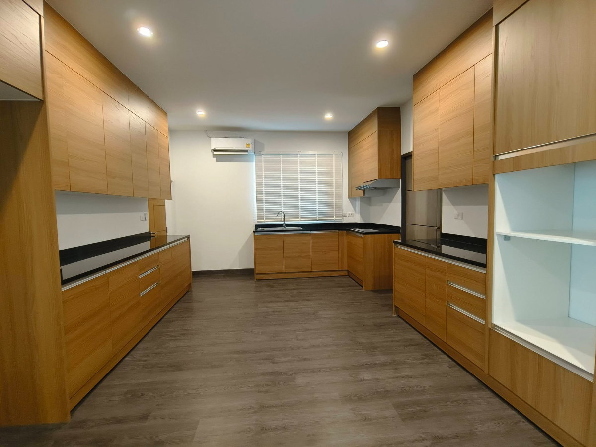 รูป บ้านเดี่ยวสุขุมวิท 65 (เอกมัย) ทำเลหายาก! ใกล้ BTS เอกมัย พร้อมอยู่ (H6901) - รูปที่ 8/13