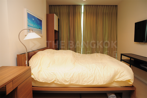 Special price, hurry before it’s gone The River near BTS Saphan Taksin